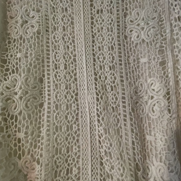 Elegant Lace Blouse - Cream - Picture 6 of 7